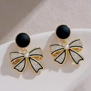 Rhinestone Bow Design Stud Earrings
